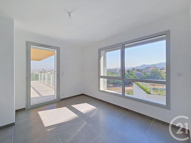 Appartement T3 à vendre - 3 pièces - 55.4 m2 - MARSEILLE - 13008 - PROVENCE-ALPES-COTE-D-AZUR - Century 21 Can Transactions
