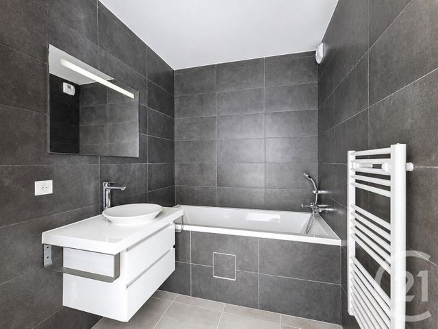 Appartement T3 à vendre - 3 pièces - 55.4 m2 - MARSEILLE - 13008 - PROVENCE-ALPES-COTE-D-AZUR - Century 21 Can Transactions