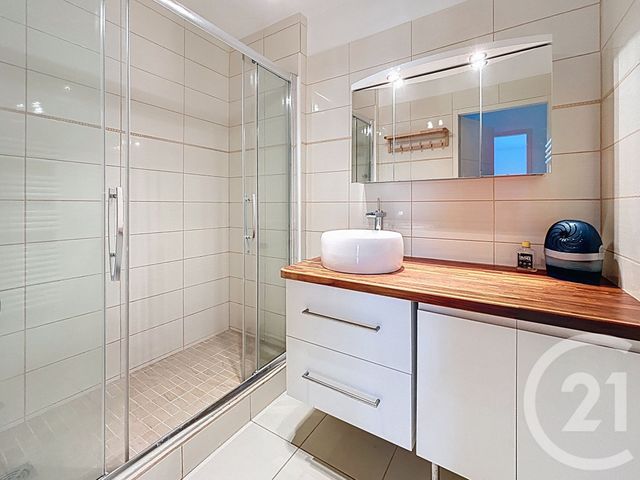 Appartement T3 à louer - 3 pièces - 70.4 m2 - MARSEILLE - 13008 - PROVENCE-ALPES-COTE-D-AZUR - Century 21 Can Transactions