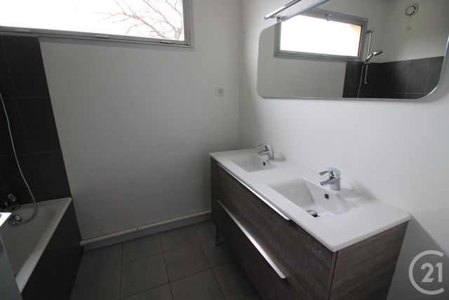 Appartement F5 à louer - 5 pièces - 101.0 m2 - MARSEILLE - 13008 - PROVENCE-ALPES-COTE-D-AZUR - Century 21 Can Transactions