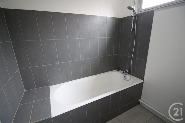 Appartement F5 à louer - 5 pièces - 101.0 m2 - MARSEILLE - 13008 - PROVENCE-ALPES-COTE-D-AZUR - Century 21 Can Transactions