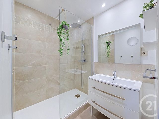 Appartement T3 à vendre - 3 pièces - 65.15 m2 - MARSEILLE - 13008 - PROVENCE-ALPES-COTE-D-AZUR - Century 21 Can Transactions