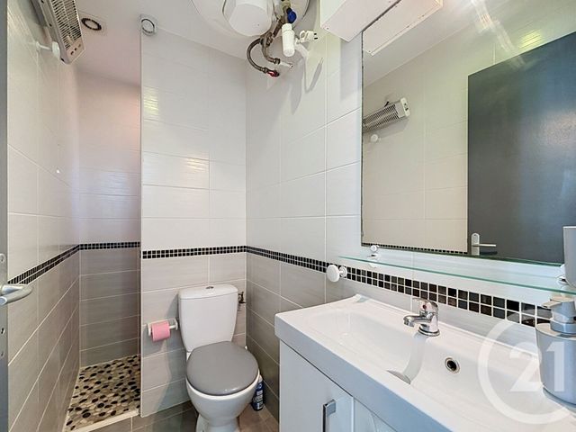 Appartement à louer - 2 pièces - 24.15 m2 - MARSEILLE - 13008 - PROVENCE-ALPES-COTE-D-AZUR - Century 21 Can Transactions