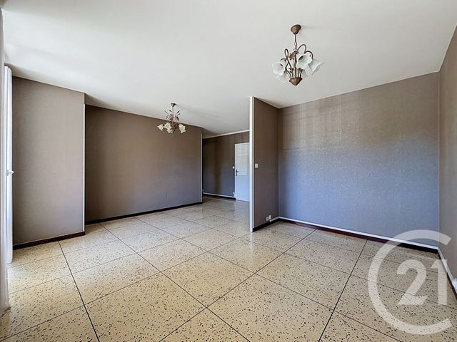 Appartement à louer - 2 pièces - 57.12 m2 - MARSEILLE - 13009 - PROVENCE-ALPES-COTE-D-AZUR - Century 21 Can Transactions