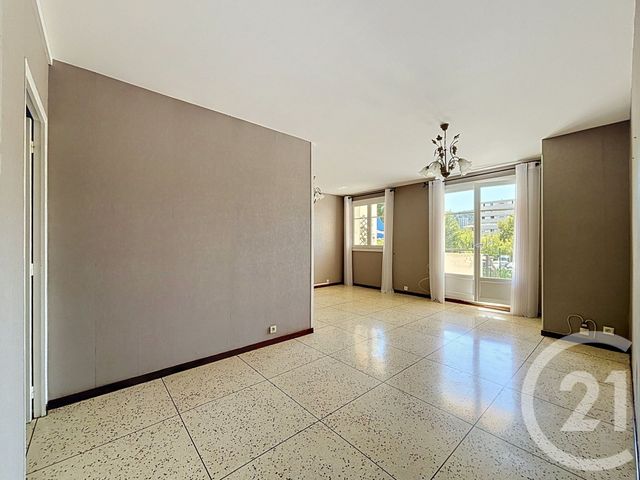 Appartement à louer - 2 pièces - 57.12 m2 - MARSEILLE - 13009 - PROVENCE-ALPES-COTE-D-AZUR - Century 21 Can Transactions