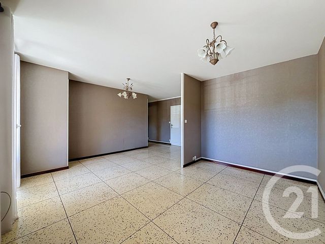 Appartement à louer - 2 pièces - 57.12 m2 - MARSEILLE - 13009 - PROVENCE-ALPES-COTE-D-AZUR - Century 21 Can Transactions