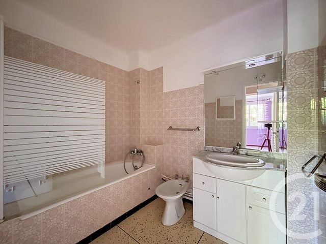Appartement à louer - 2 pièces - 57.12 m2 - MARSEILLE - 13009 - PROVENCE-ALPES-COTE-D-AZUR - Century 21 Can Transactions