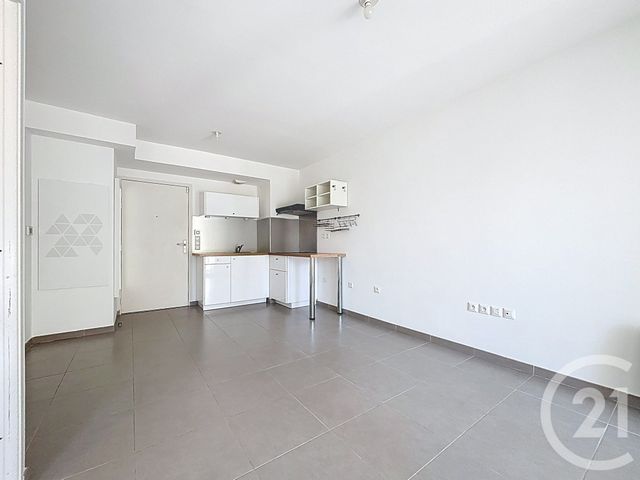 Appartement à louer - 2 pièces - 35.47 m2 - MARSEILLE - 13009 - PROVENCE-ALPES-COTE-D-AZUR - Century 21 Can Transactions