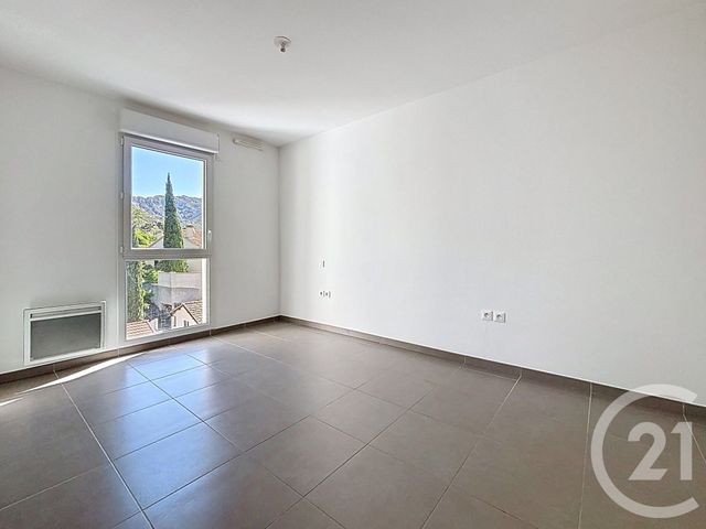 Appartement à louer - 2 pièces - 35.47 m2 - MARSEILLE - 13009 - PROVENCE-ALPES-COTE-D-AZUR - Century 21 Can Transactions