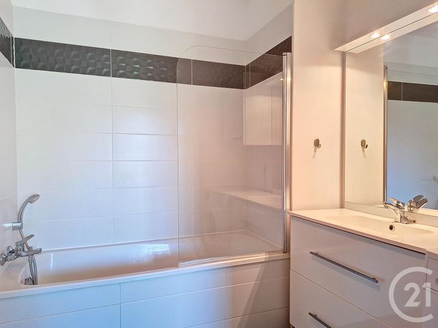 Appartement T2 à louer - 2 pièces - 39.2 m2 - MARSEILLE - 13009 - PROVENCE-ALPES-COTE-D-AZUR - Century 21 Can Transactions