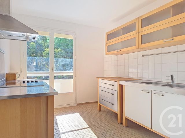 Appartement T1 à louer - 1 pièce - 55.92 m2 - MARSEILLE - 13009 - PROVENCE-ALPES-COTE-D-AZUR - Century 21 Can Transactions
