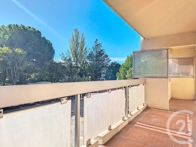 Appartement T1 à louer - 1 pièce - 55.92 m2 - MARSEILLE - 13009 - PROVENCE-ALPES-COTE-D-AZUR - Century 21 Can Transactions