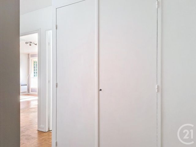 Appartement T1 à louer - 1 pièce - 55.92 m2 - MARSEILLE - 13009 - PROVENCE-ALPES-COTE-D-AZUR - Century 21 Can Transactions